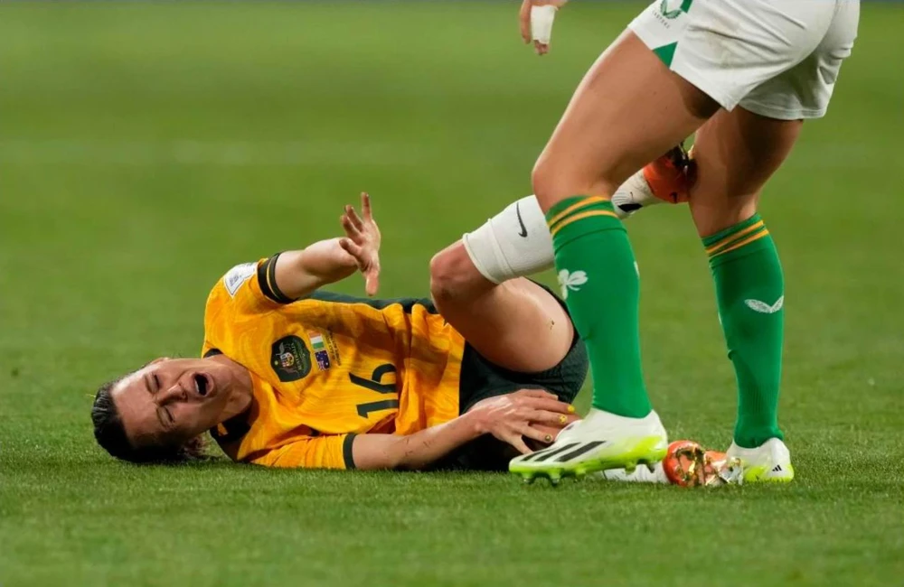 Raso, tác nhân mang lại quả phạt đền cho Úc ở phút 52. Ảnh: SMH