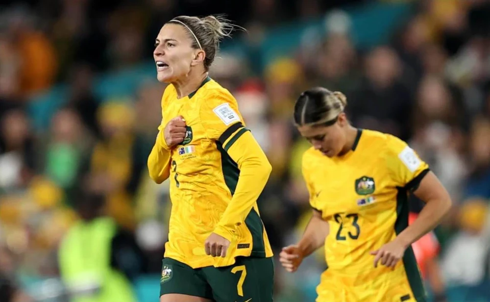 Stephanie Catley ăn mừng bàn thắng. Ảnh: SMH