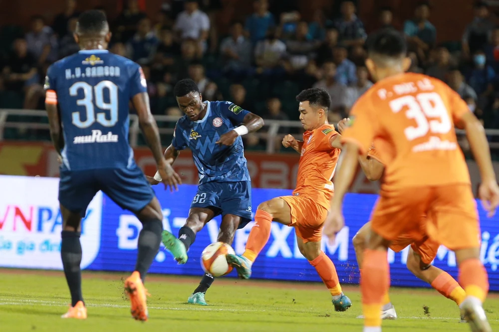 Cuộc chạm trán giữa TP.HCM và SHB Đà Nẵng ai cũng mong thắng để thoát khỏi suất rớt hạng. Ảnh: A.PHƯƠNG