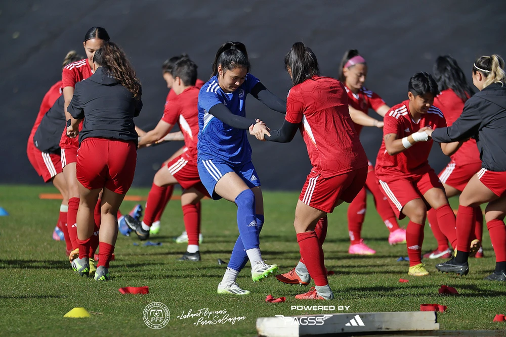 Liệu Philippines có tiếp tục làm nên bất ngờ khi chạm trán với Na Uy? Ảnh: FFA Phi kiều từ Úc và New Zealand đổ xô về Auckland, đến Eden Park để xem trận Philippines-Na Uy. Người hùng Sarina Bolden ghi bàn thắng vàng vào lưới New Zealand sẽ tiếp tục ghi bàn vào lưới Na Uy? Ảnh: HTM