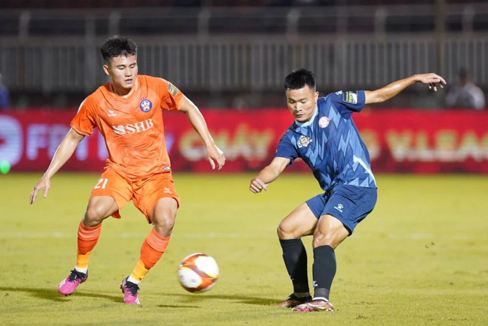 Những trận thua tai hại gần đây như thua CLB TP.HCM, thua HA Gia Lai khiến SHB Đà Nẵng mất ưu thế ngày về hạng nhất đã đến gần. Ảnh: VPF Những trận thua tai hại gần đây như thua CLB TP.HCM, thua HA Gia Lai khiến SHB Đà Nẵng mất ưu thế ngày về hạng nhất đã đến gần. Ảnh: VPF