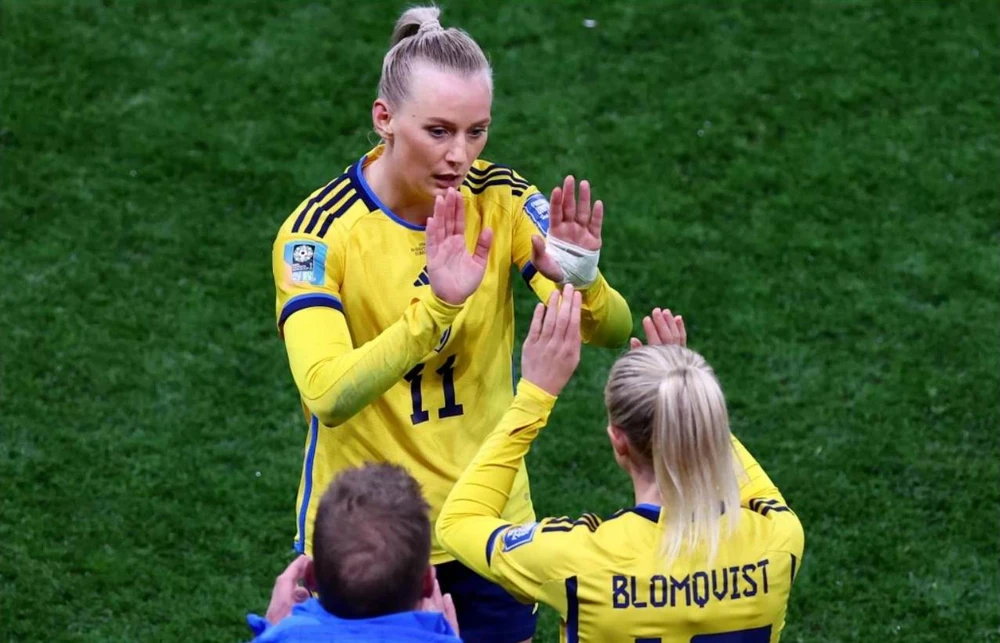 Mỹ và Thụy Điển liên tục thay người chiến thuật khi trận đấu bước vào hai hiệp phụ. Ảnh: HTM