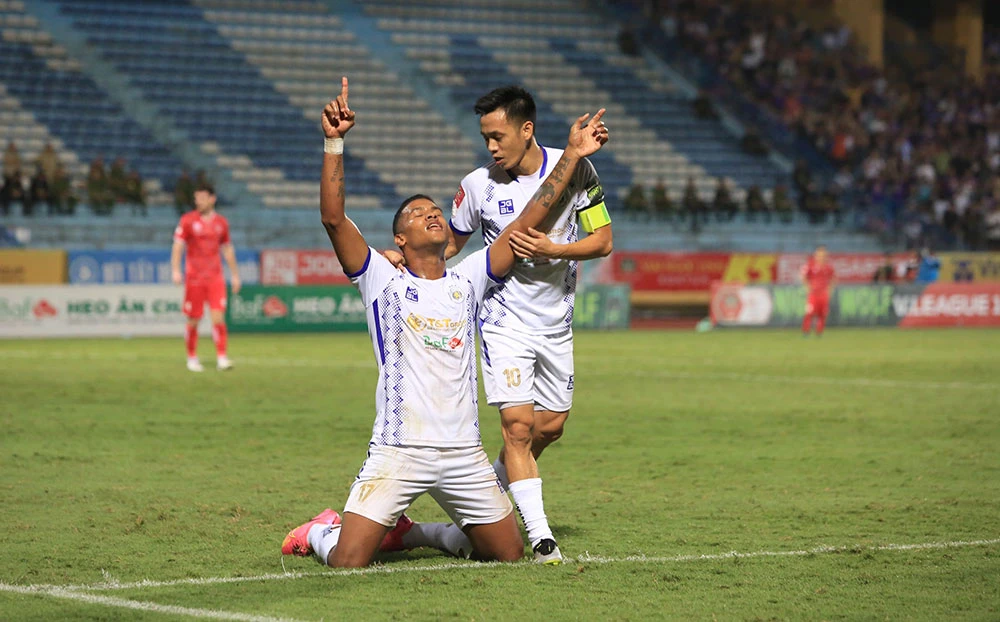 Hôm nay các chân sút Hà Nội kém duyên, trong đó có Văn Quyết. Ảnh: VPF
