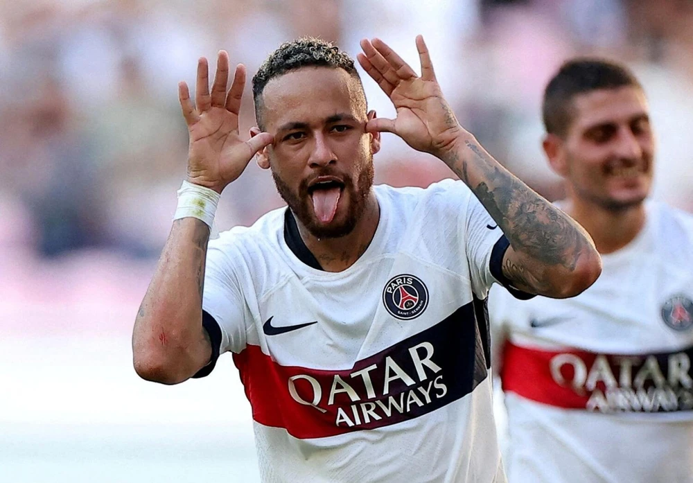 PSG không quá muốn giữ Neymar ở lại vì phong độ kém và tiềm ẩn chấn thương liên tục. Ảnh: Reuters.