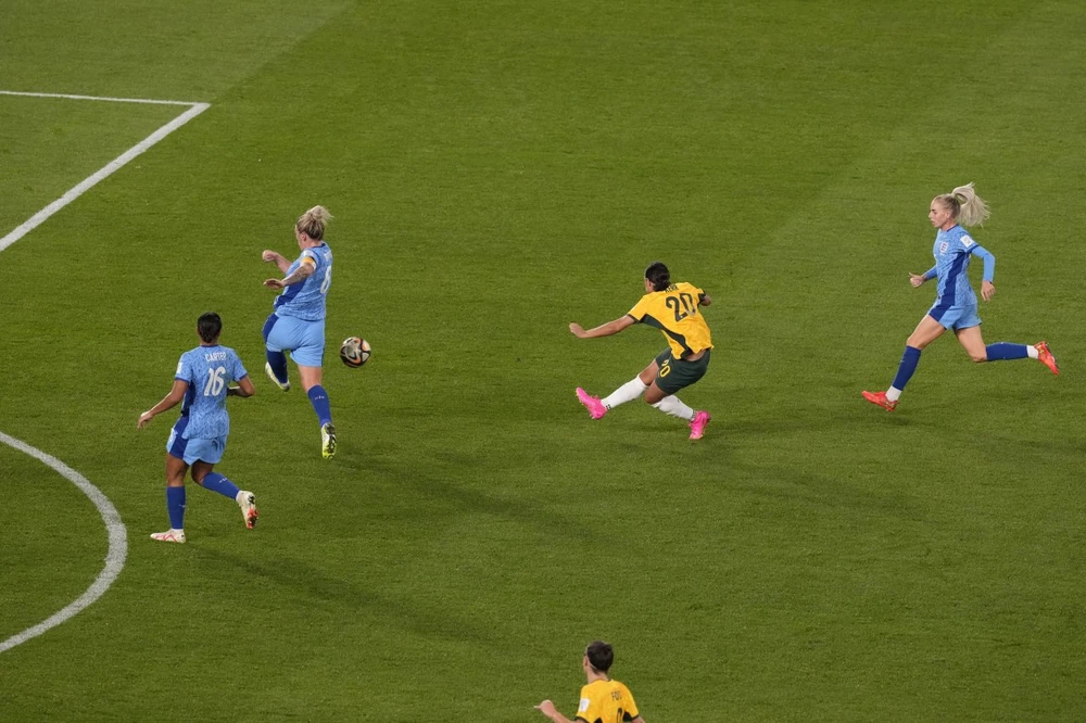 Cú phản công ăn bàn của Sam Kerr giúp san bằng 1-1 cho Úc. Ảnh: HTM Cú phản công ăn bàn của Sam Kerr giúp san bằng 1-1 cho Úc. Ảnh: HTM