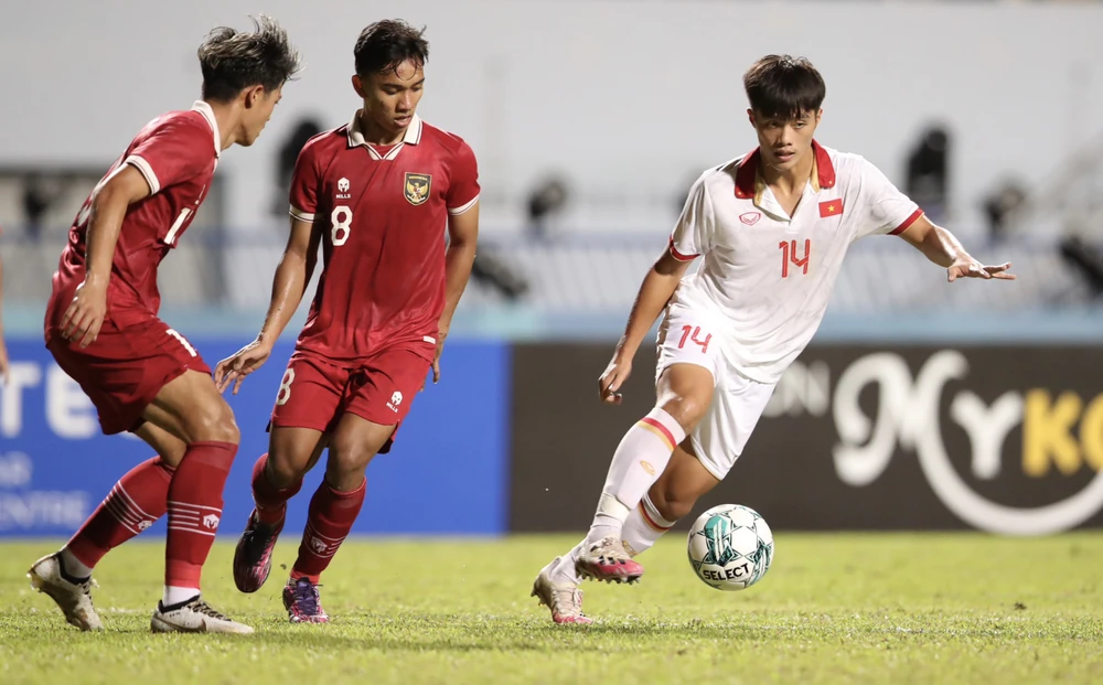 Thủ môn Indonesia từ người hùng hóa “tội đồ”, U-23 vô địch Đông Nam Á ảnh 1
