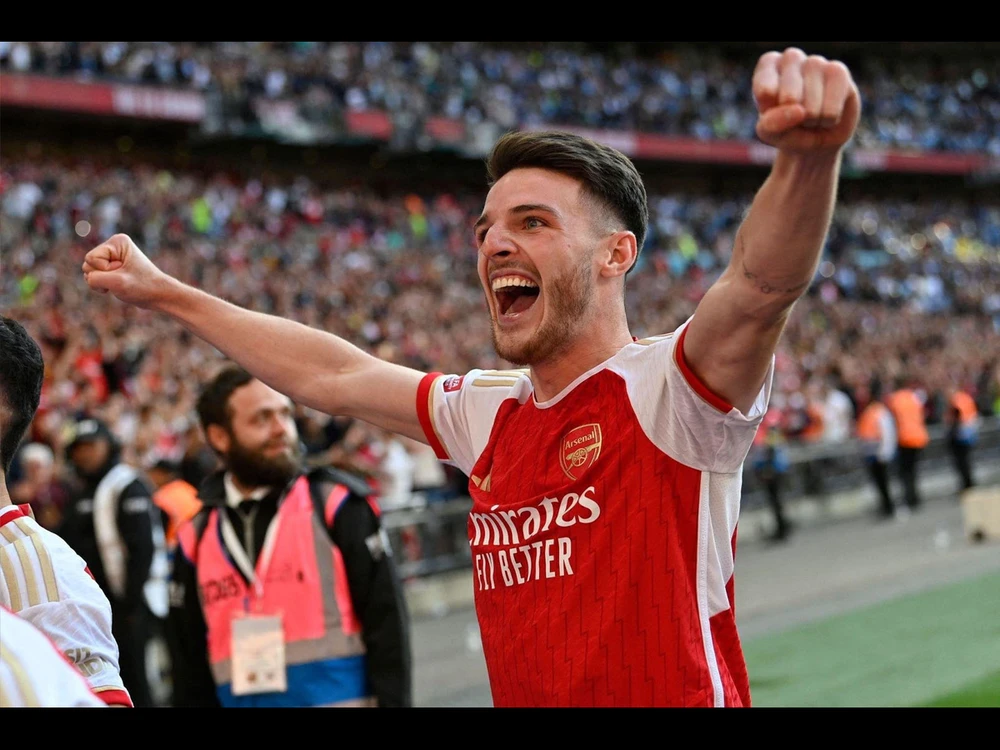 Declan Rice đầy tự tin trong màu áo Arsenal. Ảnh: Getty