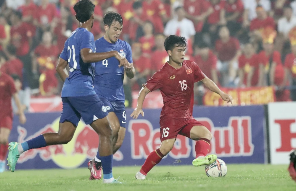 U-23 Việt Nam vẫn thể hiện rất hời hợt và chưa thấy cá tính cũng như độ sắc nét. Ảnh: HẢI THỊNH