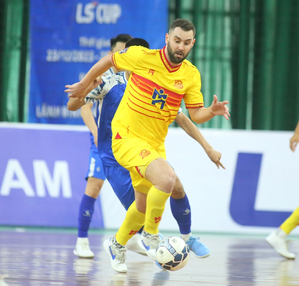 thammasat Stallion có những ngoại binh