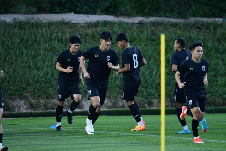 U-23 Thái Lan miệt mài tập luyện để mỗi trận vòng bảng đều có điểm. Ảnh: B.P