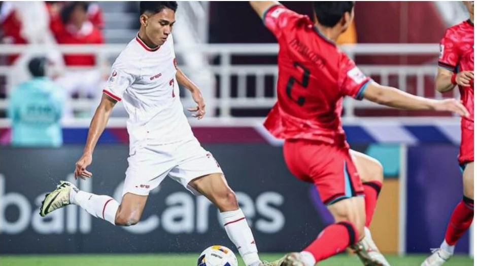 Marcelino Ferdinan (7) đã thể hiện rất xuất sắc trong trận giữa Hàn Quốc và Indonesia