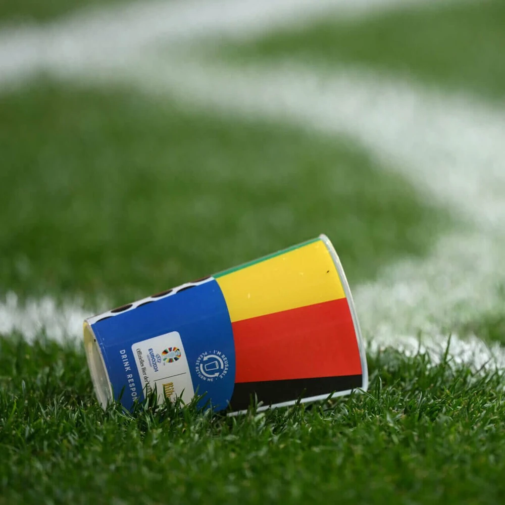 UEFA nhận tiền phạt