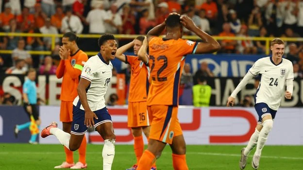 Ngay-trong-dai-Ollie Watkins-2.jpg