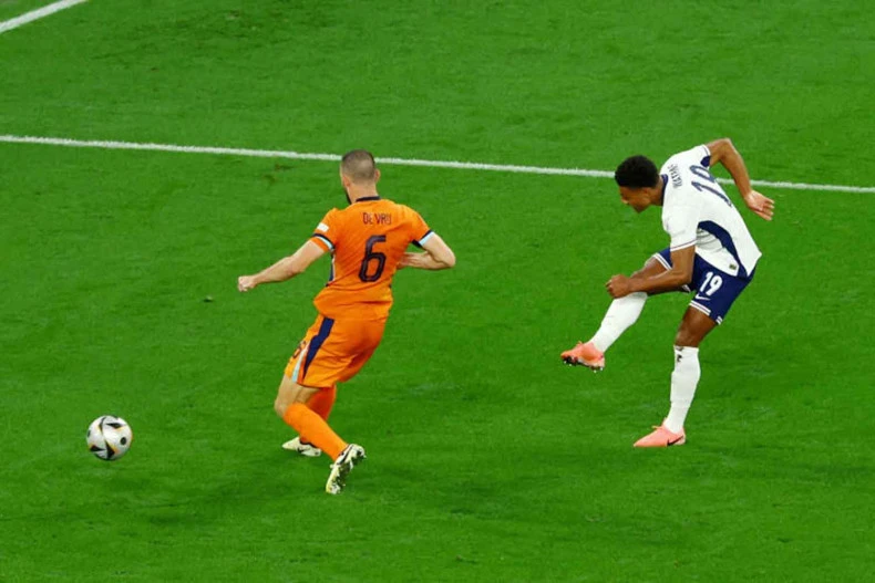 Ngay-trong-dai-Ollie Watkins.jpg