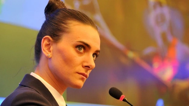 Huyền thoại nhảy sào Yelena Isinbayva, người Nga cuối cùng rời Ủy ban Olympic Quốc tế