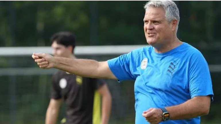 HLV Kim Sang-sik-AFF Cup-Capellas.jpg