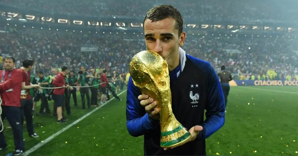 Antoine-Griezmann-chia-tay-tuyen-Phap-1.jpg