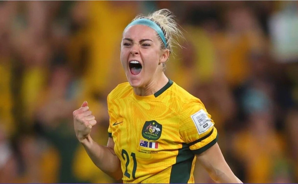 Son Heung- min- Allie- Carpenter.jpg