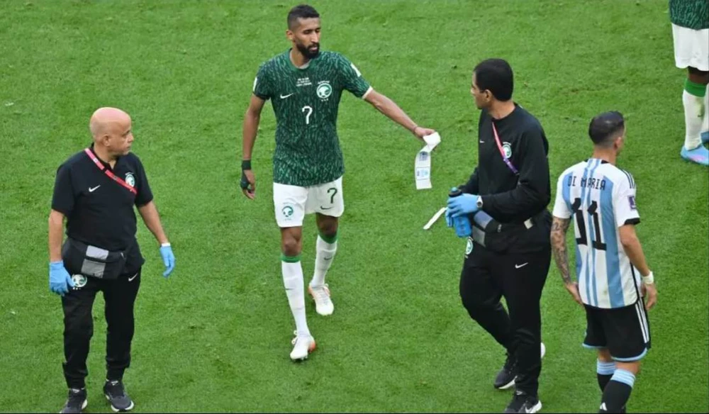 HLV Herve Renard- doi- tuyen Indonesia- 1.jpg