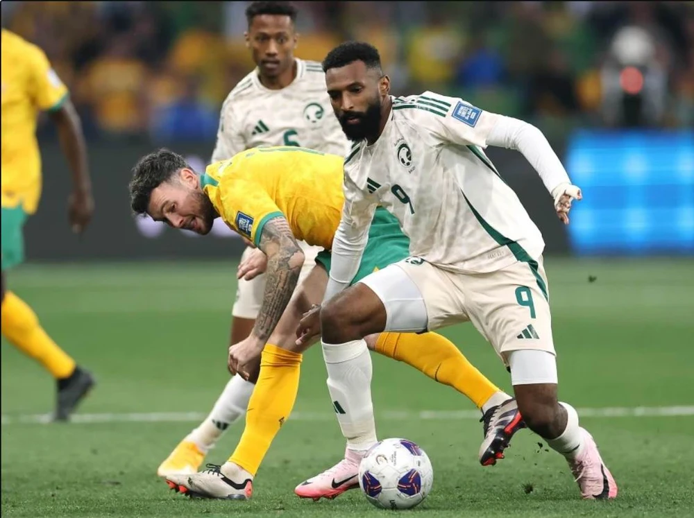 Tuyển Úc và Saudi Arabia dìm nhau, Bahrain và Indonesia được lợi