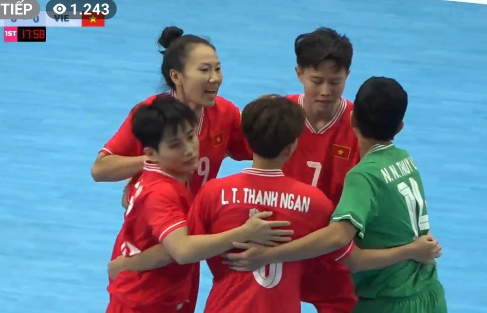 Tuyển Việt Nam rượt đuổi rồi thắng áp đảo Myanmar