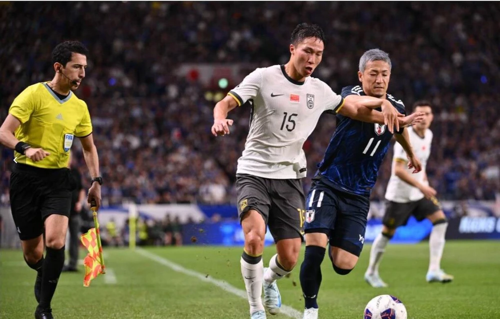 HLV Branko Ivankovic của tuyển Trung Quốc nói với học trò, thua Nhật Bản 0-7 ở lượt đi chỉ là tai nạn, các bạn đủ phẩm chất 'đòi nợ' tối 19-11. Ảnh: AFC