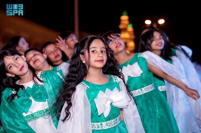 Những em gái nhỏ như một thông điệp Saudi Arabia cởi mở hơn với phụ nữ.