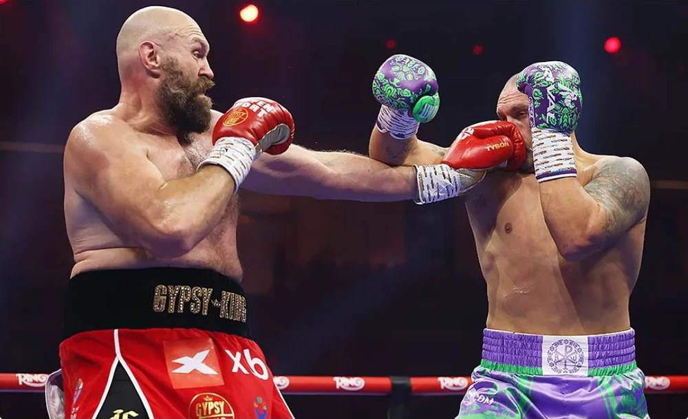 tai-dau-usyk-tyson-0-11-2420.jpg
