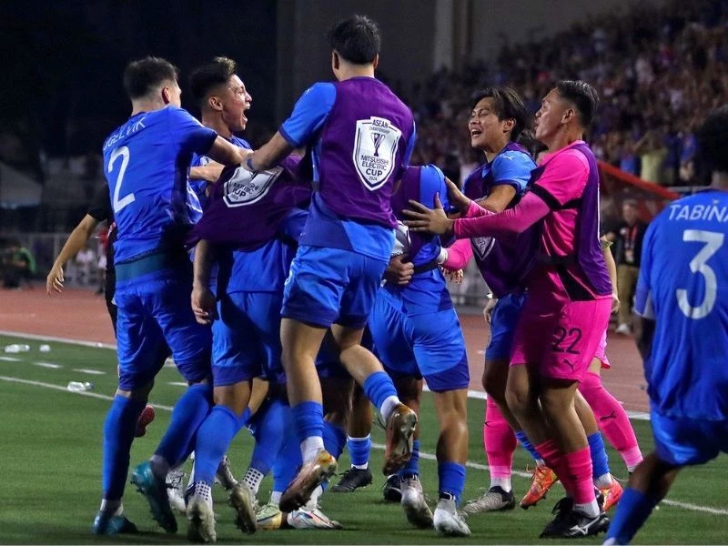 Doi-tuyen- Philipines.jpg