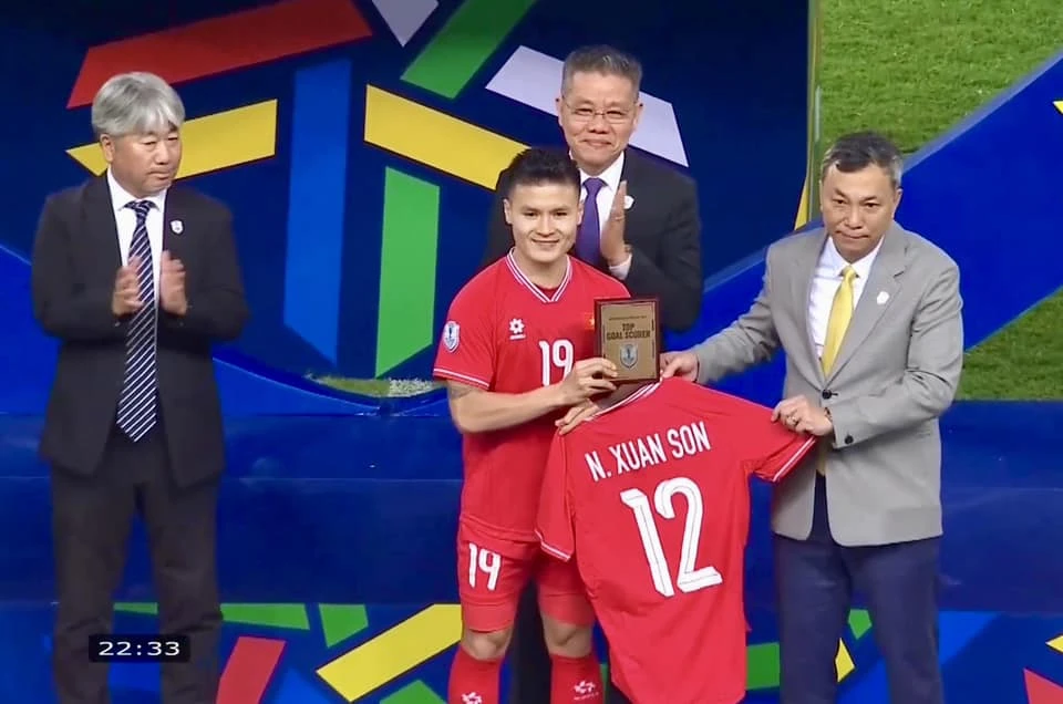 Nguyen-Xuan- Son.jpg