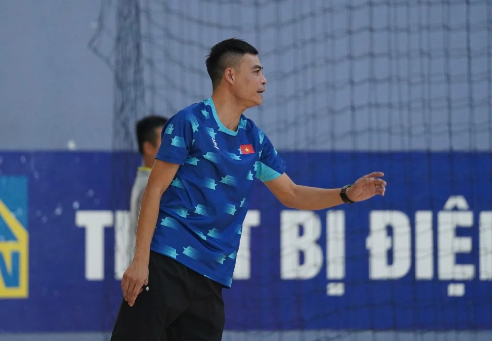 Tuyen- Viet- nam- Dinh-hoang.jpg