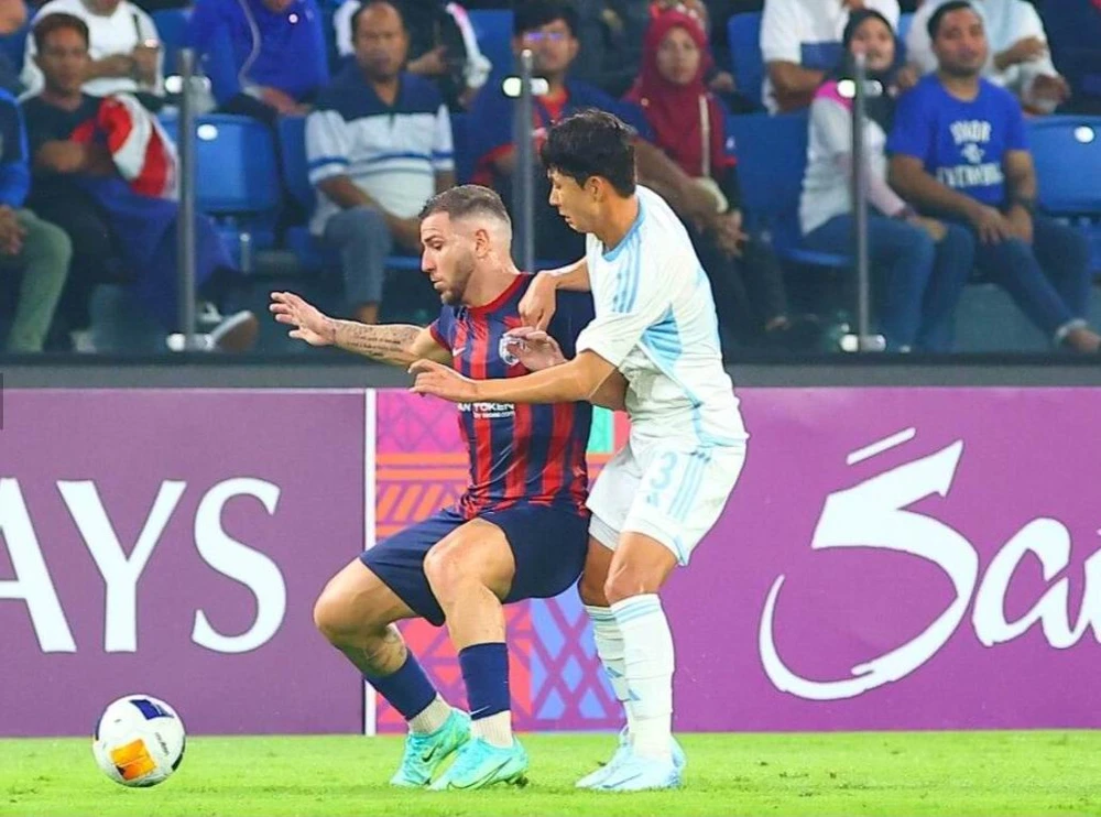 Hoang- tu- Ismail- Tuyen- Viet-Nam- 2.jpg