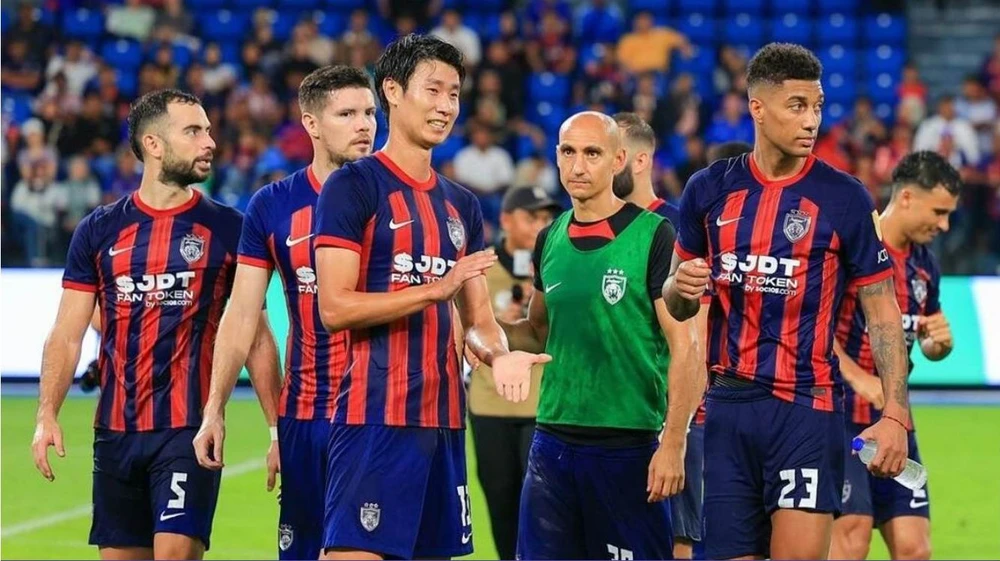 Cuu- Tuyen- thu- Uc- Mark- JDT.jpg