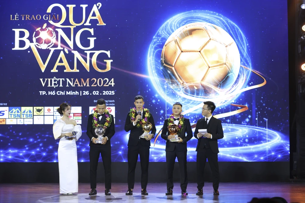 Qua-bong-vang-futsal.JPG