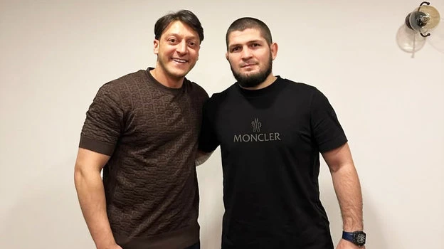 Nhung- ngoi- sao-Mesut.jpg