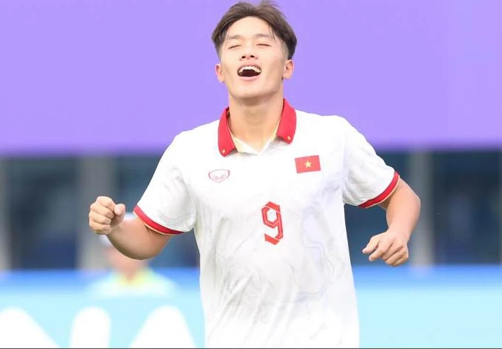 U-22- Viet- Nam-Nguyen- Quoc- Viet.jpg