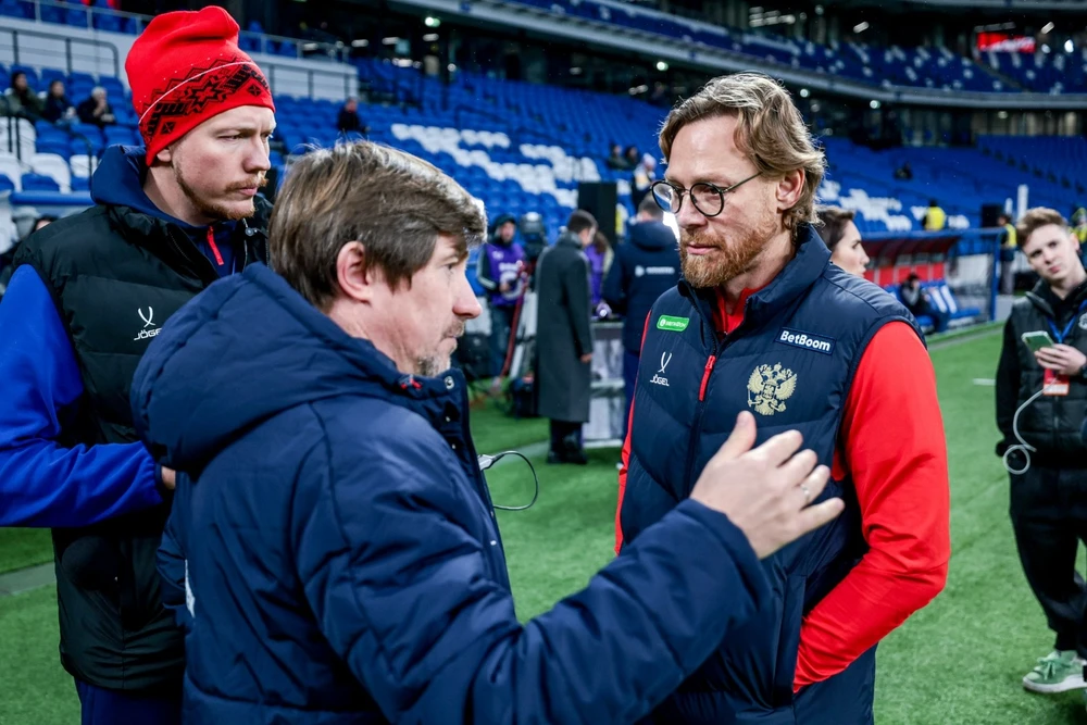 Bong-da-Nga-Valery Karpin.jpg