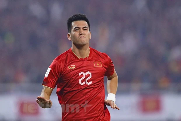 Qua- bong- vang- Nguyen- Tien-Linh-1.jpg