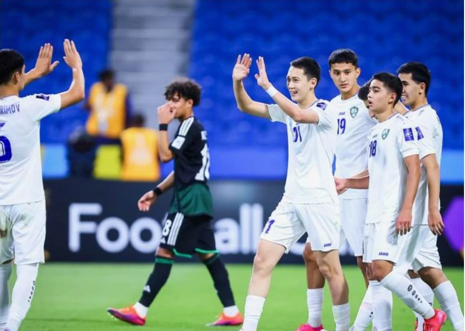 Chung- ket- U-17-chau- A- Saudi- Uz-1.jpg