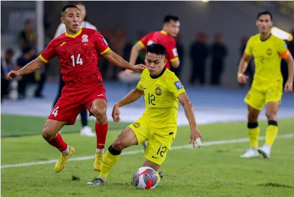 Qua- bong- vang-Arif Aiman- Hanapi.jpg