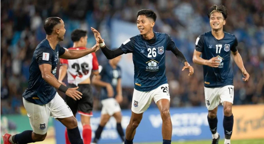 Bong-da- Campuchia-1.jpg