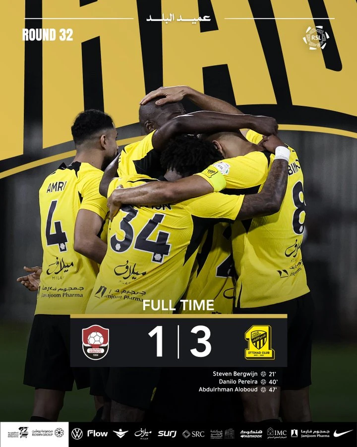 Ronaldo- lai- trang- tay-1.jpg