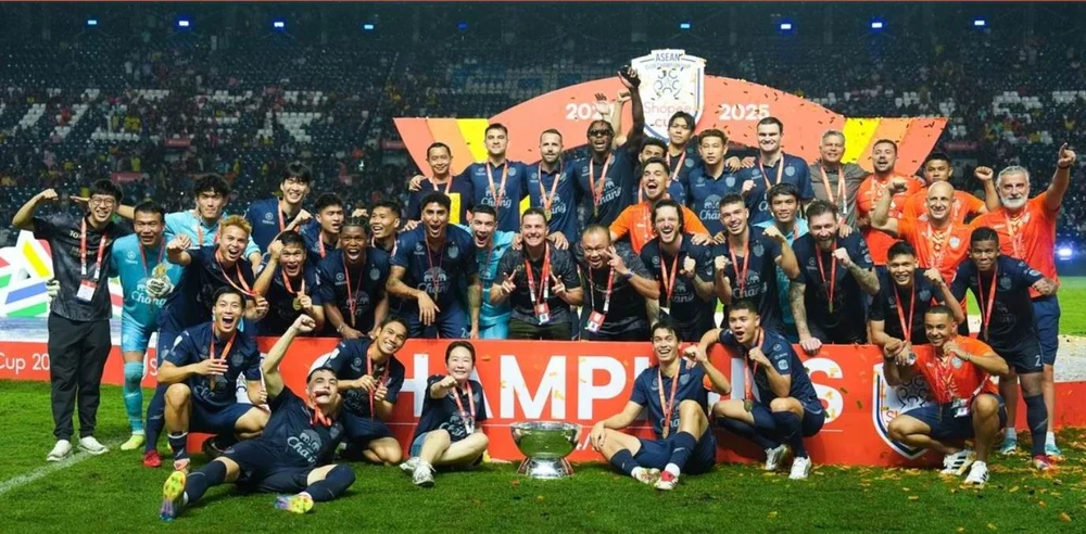 CLB- Buriram- Utd-1.jpg