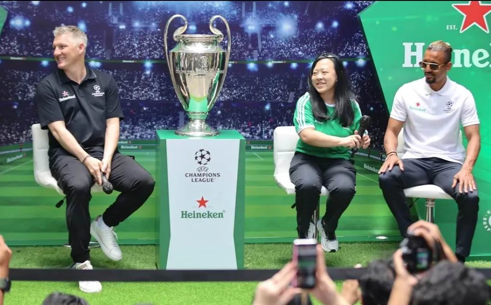 Huyen-Thoai- Duc-Schweisteiger-1.jpg