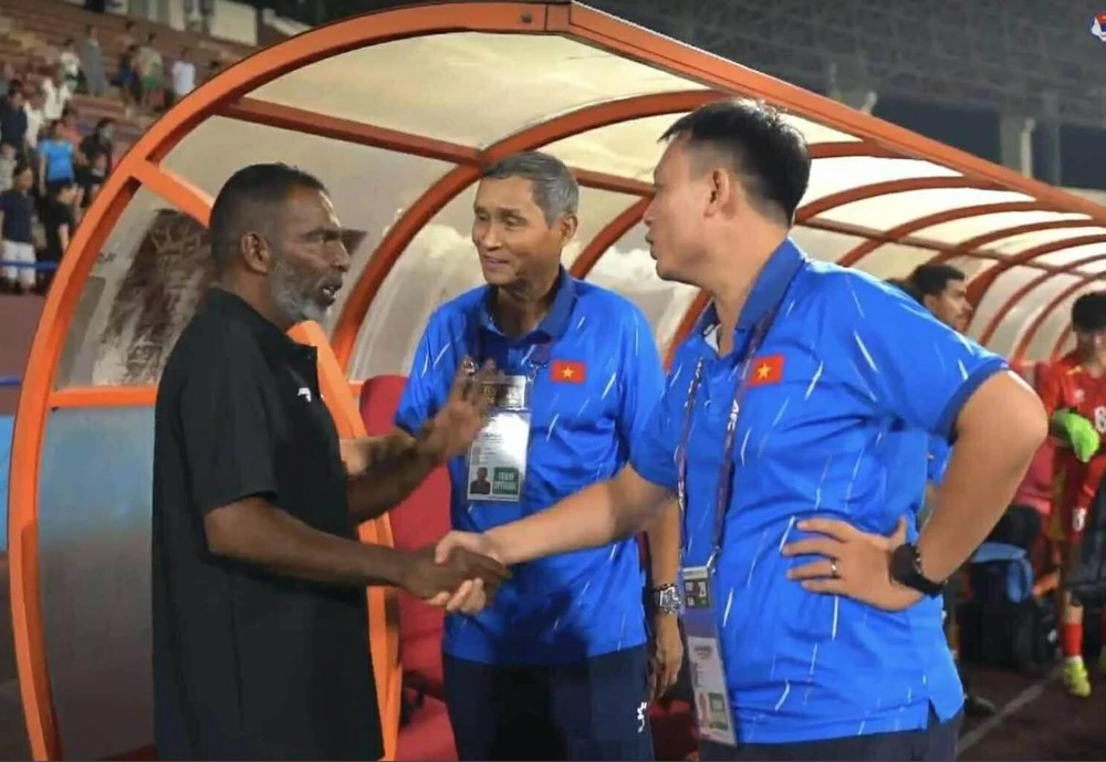 Tuyen- Viet- Nam- Bang- E-1.jpg