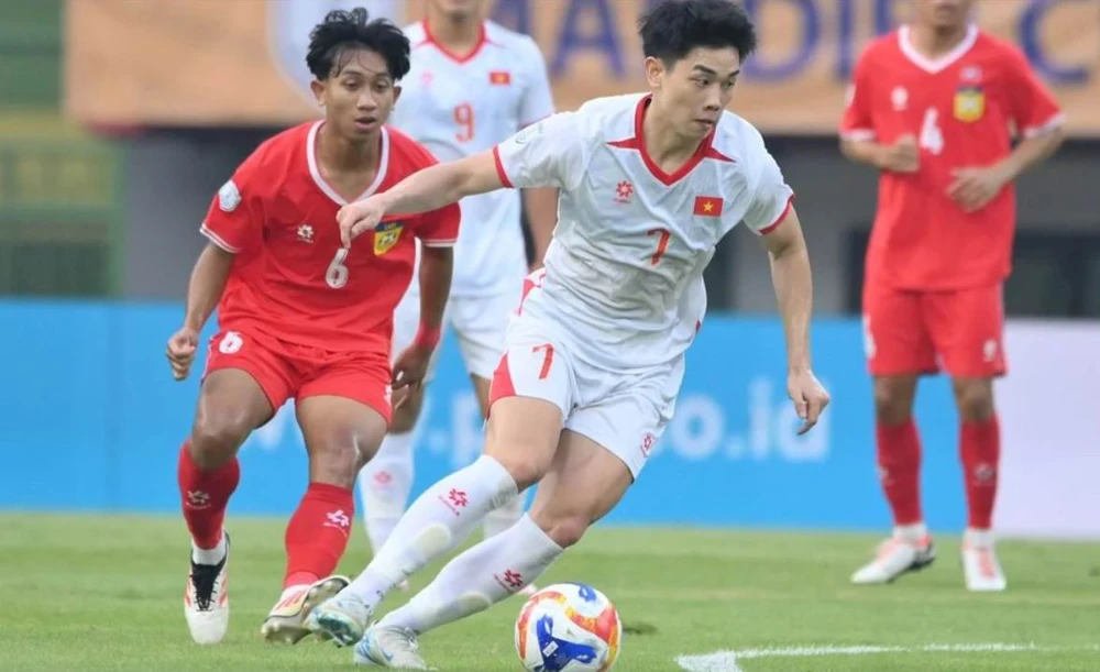 U- 23- Viet-Nam- Phi-1.jpg