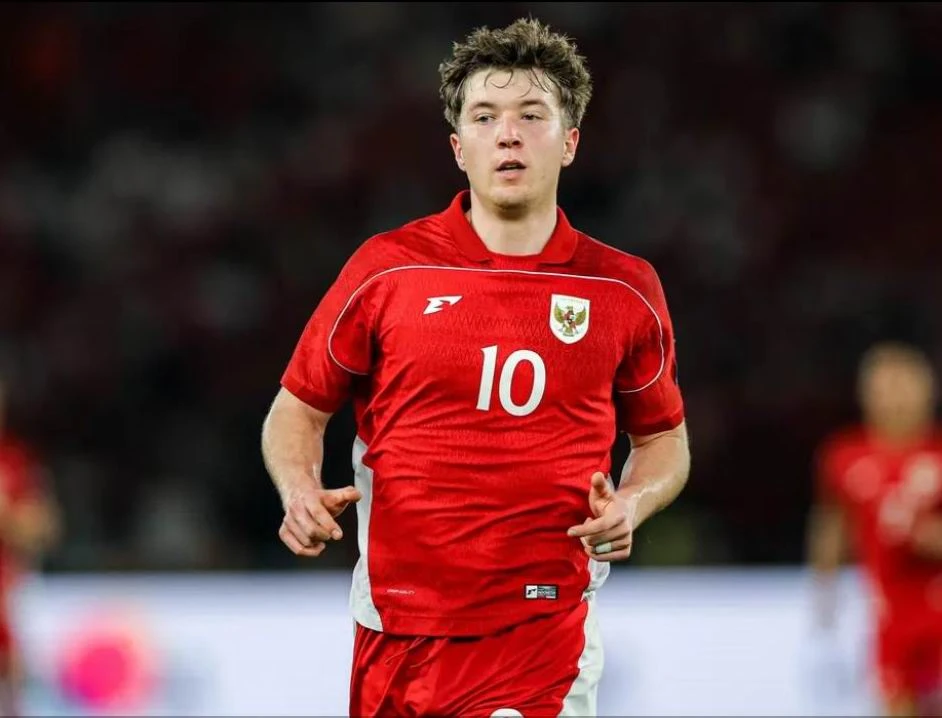 Nghi- sao-Ole-Romeny thay Jens.jpg