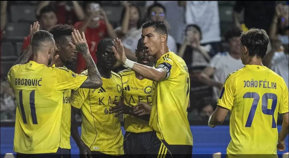 Ronaldo- dua- Al- Nassr- 7.jpg