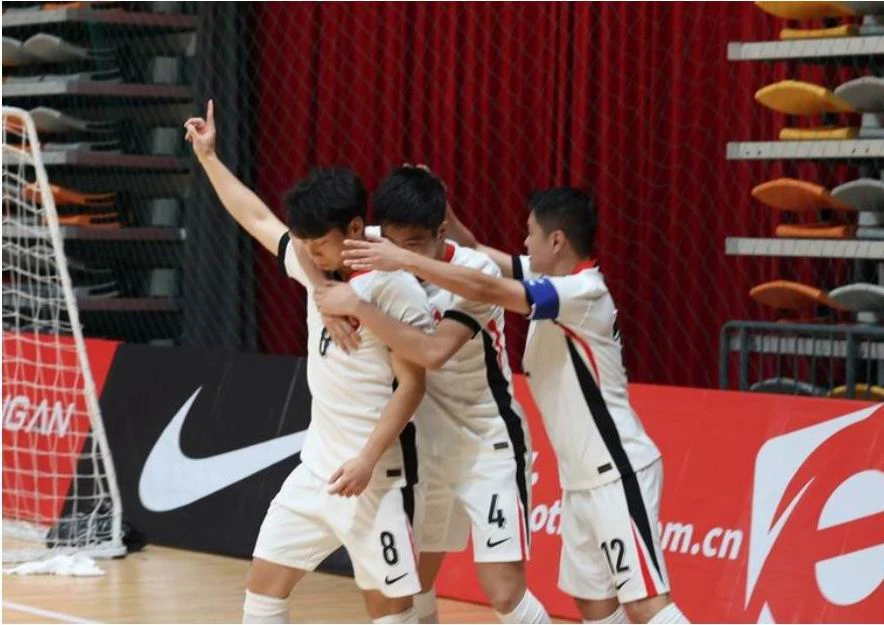 Tuyen-Viet-Nam-HK- 2.jpg