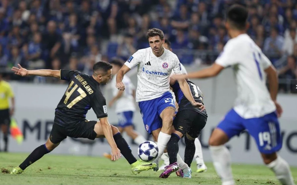 CLB-CA- Ha- Noi- Ea.jpg